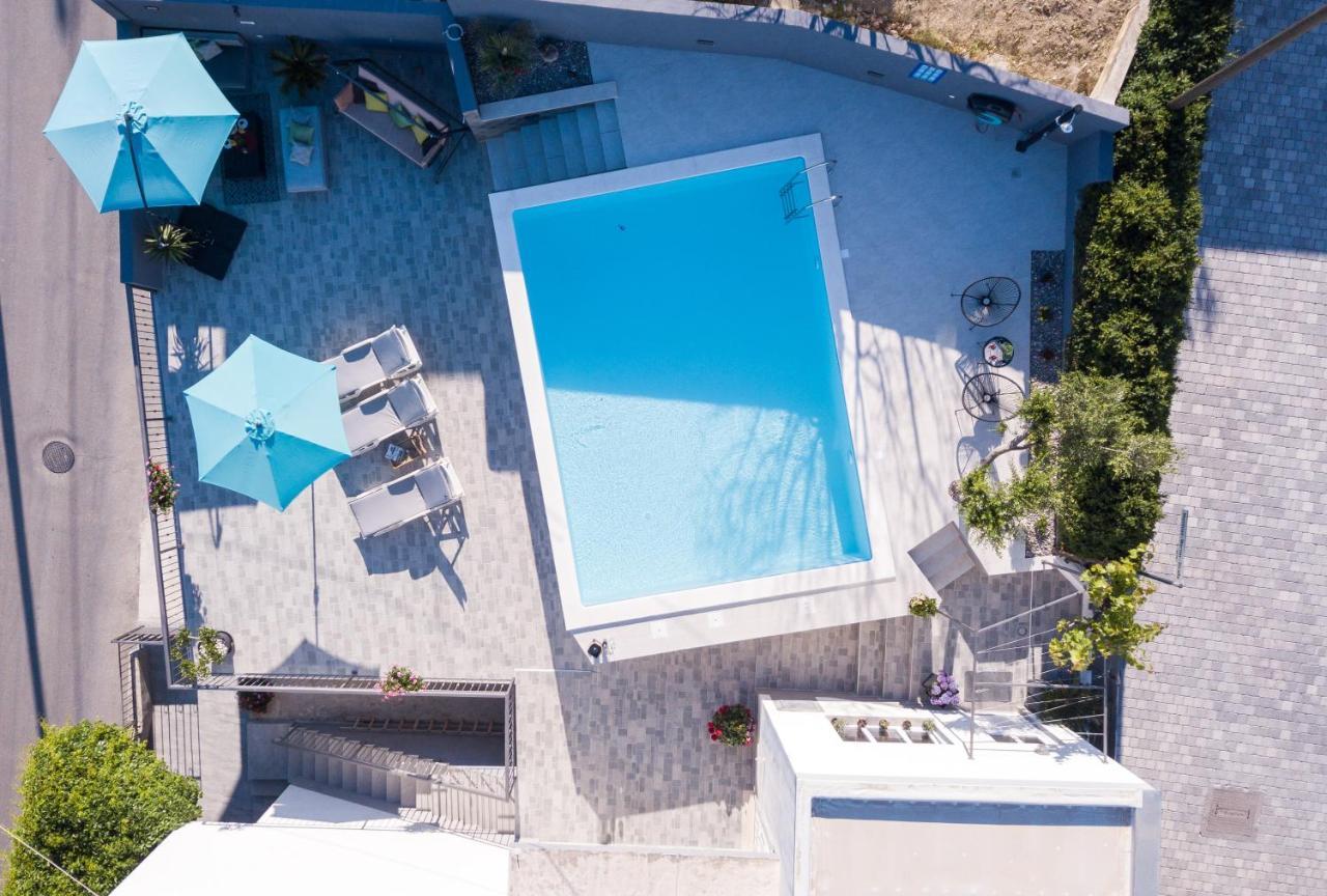 Apartments Lidija - Sea View Apartment With Exclusive Right Of Using Hot Tub Or Split Level Apartment With Exclusive Right Of Using Pool Podstrana Luaran gambar