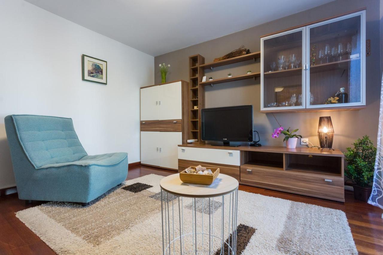 Apartments Lidija - Sea View Apartment With Exclusive Right Of Using Hot Tub Or Split Level Apartment With Exclusive Right Of Using Pool Podstrana Luaran gambar