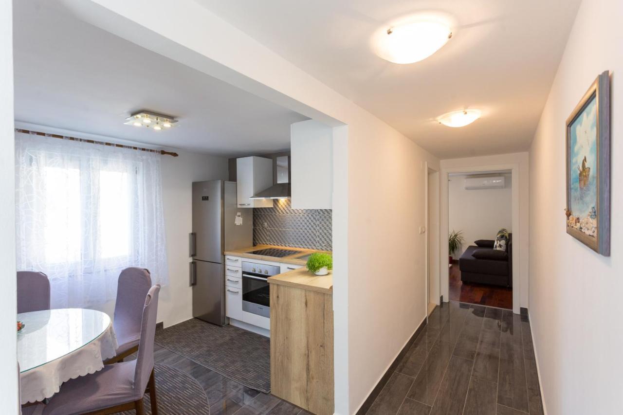Apartments Lidija - Sea View Apartment With Exclusive Right Of Using Hot Tub Or Split Level Apartment With Exclusive Right Of Using Pool Podstrana Luaran gambar