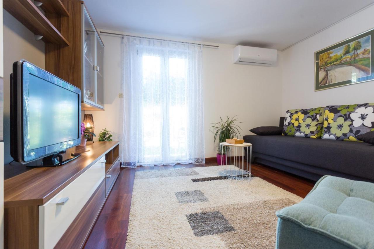 Apartments Lidija - Sea View Apartment With Exclusive Right Of Using Hot Tub Or Split Level Apartment With Exclusive Right Of Using Pool Podstrana Luaran gambar