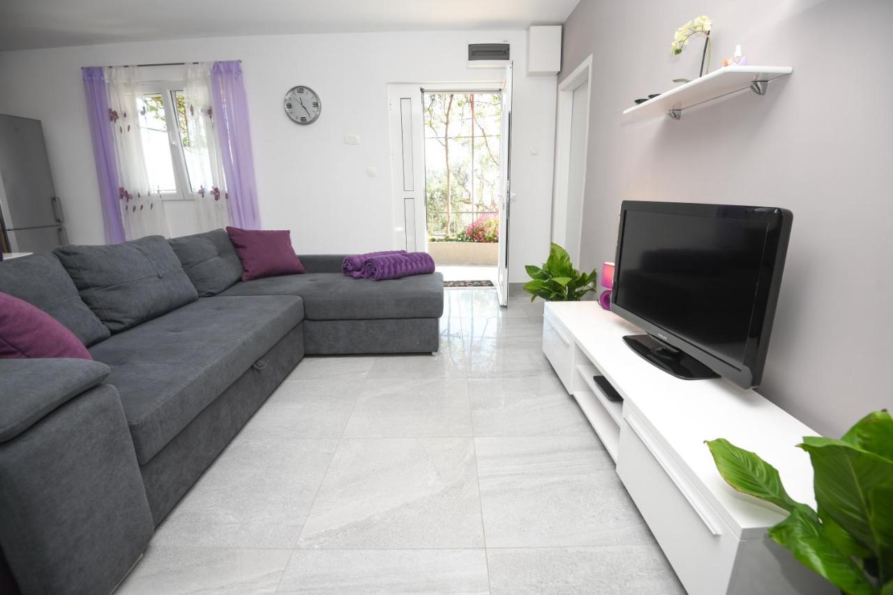 Apartments Lidija - Sea View Apartment With Exclusive Right Of Using Hot Tub Or Split Level Apartment With Exclusive Right Of Using Pool Podstrana Luaran gambar