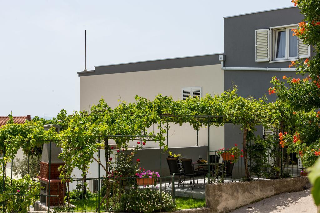 Apartments Lidija - Sea View Apartment With Exclusive Right Of Using Hot Tub Or Split Level Apartment With Exclusive Right Of Using Pool Podstrana Luaran gambar