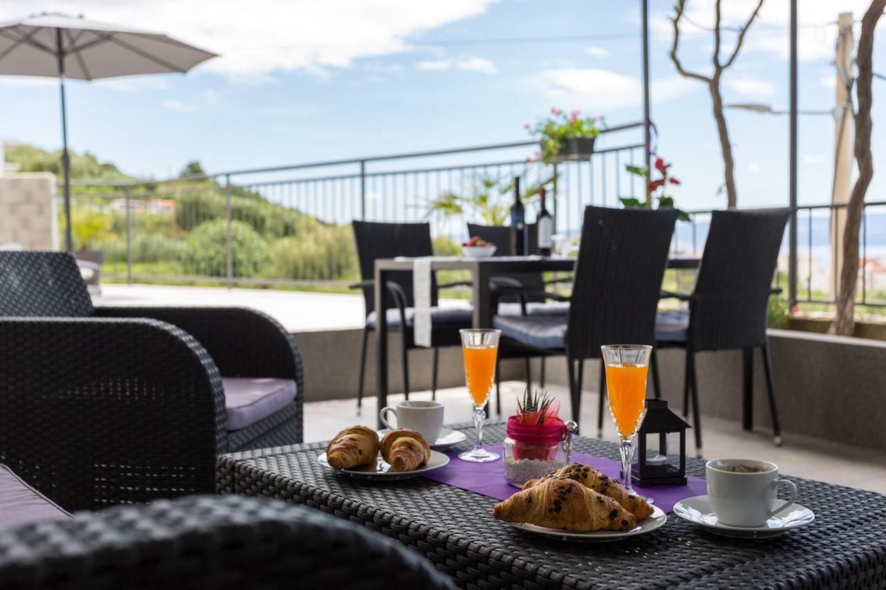Apartments Lidija - Sea View Apartment With Exclusive Right Of Using Hot Tub Or Split Level Apartment With Exclusive Right Of Using Pool Podstrana Luaran gambar