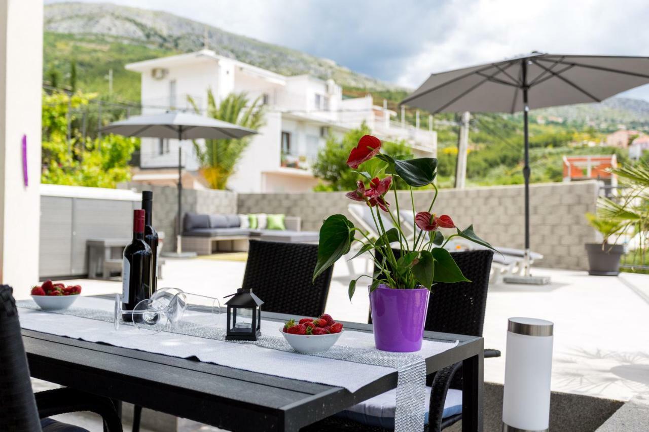 Apartments Lidija - Sea View Apartment With Exclusive Right Of Using Hot Tub Or Split Level Apartment With Exclusive Right Of Using Pool Podstrana Luaran gambar
