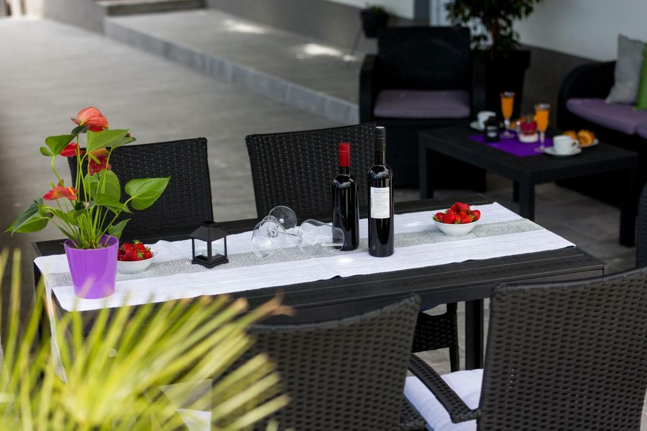 Apartments Lidija - Sea View Apartment With Exclusive Right Of Using Hot Tub Or Split Level Apartment With Exclusive Right Of Using Pool Podstrana Luaran gambar
