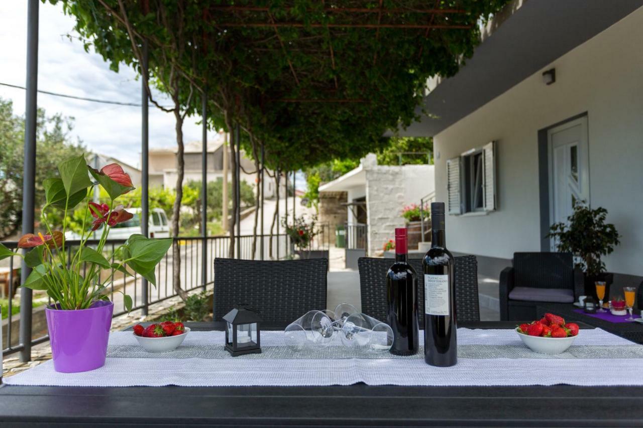 Apartments Lidija - Sea View Apartment With Exclusive Right Of Using Hot Tub Or Split Level Apartment With Exclusive Right Of Using Pool Podstrana Luaran gambar