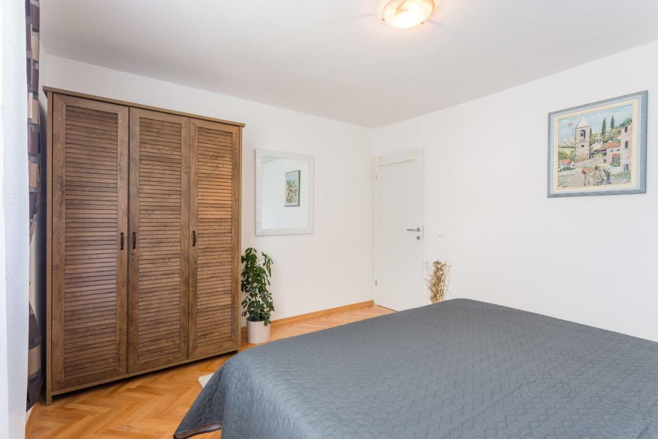 Apartments Lidija - Sea View Apartment With Exclusive Right Of Using Hot Tub Or Split Level Apartment With Exclusive Right Of Using Pool Podstrana Luaran gambar