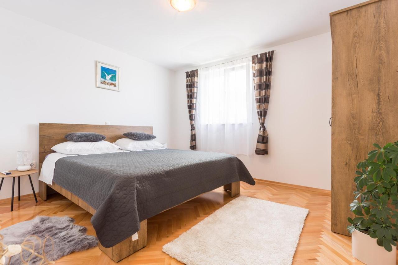 Apartments Lidija - Sea View Apartment With Exclusive Right Of Using Hot Tub Or Split Level Apartment With Exclusive Right Of Using Pool Podstrana Luaran gambar